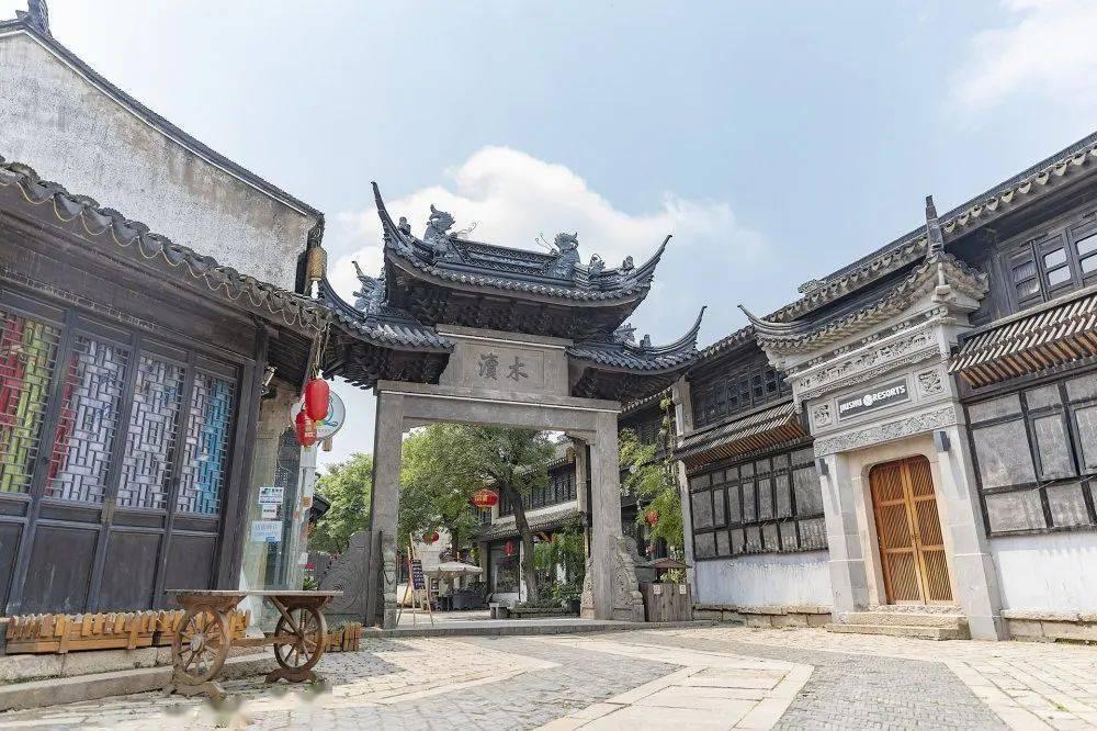 成都理发店消杀收费1.6万！回应称是免费的，此事反应了哪些问题？